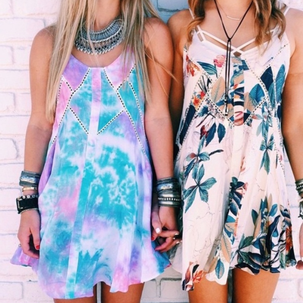 LF Dress - Picture 2 of 5